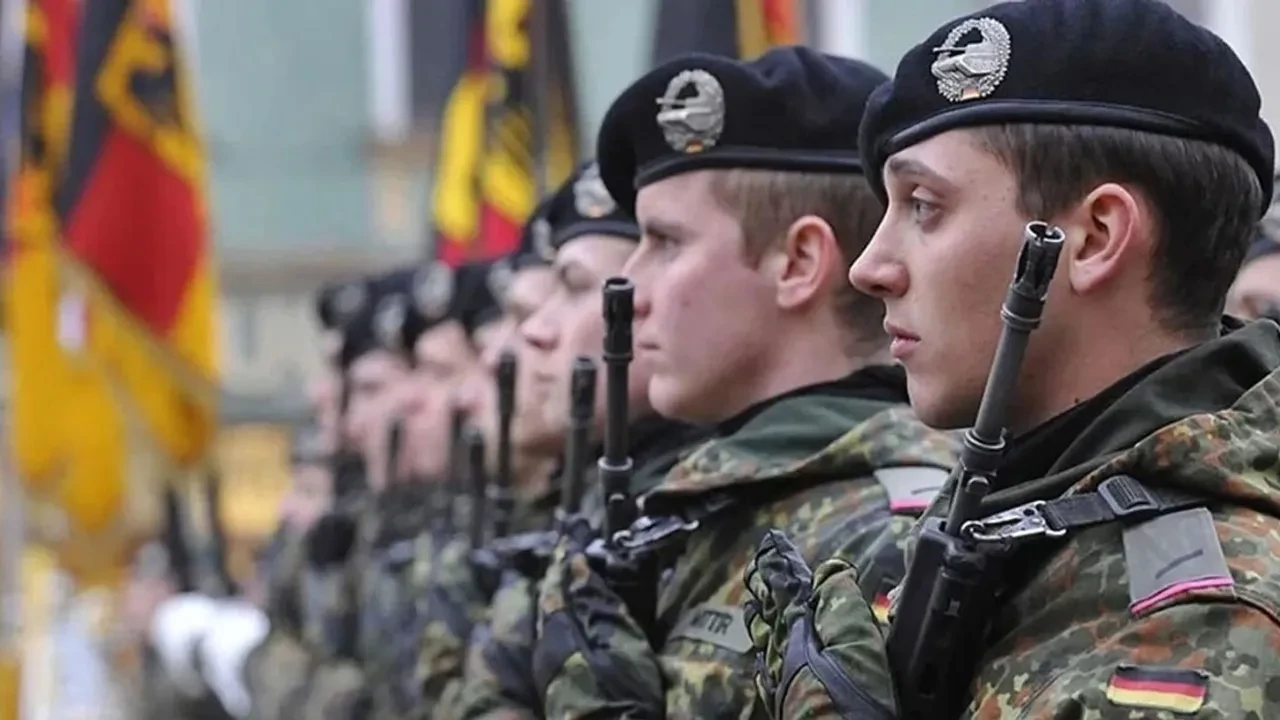 Almanya'da askerlik reformu! Önce gönüllü yetmezse zorunlu