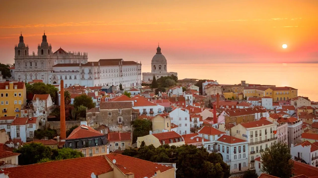 Aylık 43 bin TL maaşı olana Avrupa ülkesinden oturma izni! 5 yıl sonra vatandaşlık hakkı da doğuyor
