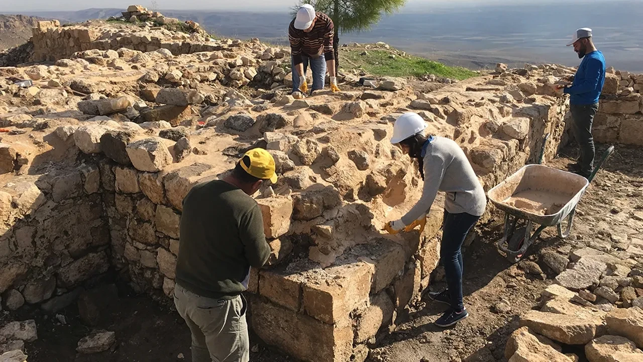 Turizmde rekor, arkeolojide yoğun çalışma! Bakan Ersoy, TBMM’de 2026 bütçesini anlattı