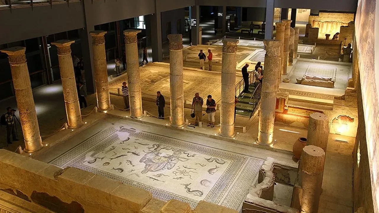 Turizmde rekor, arkeolojide yoğun çalışma! Bakan Ersoy, TBMM’de 2026 bütçesini anlattı