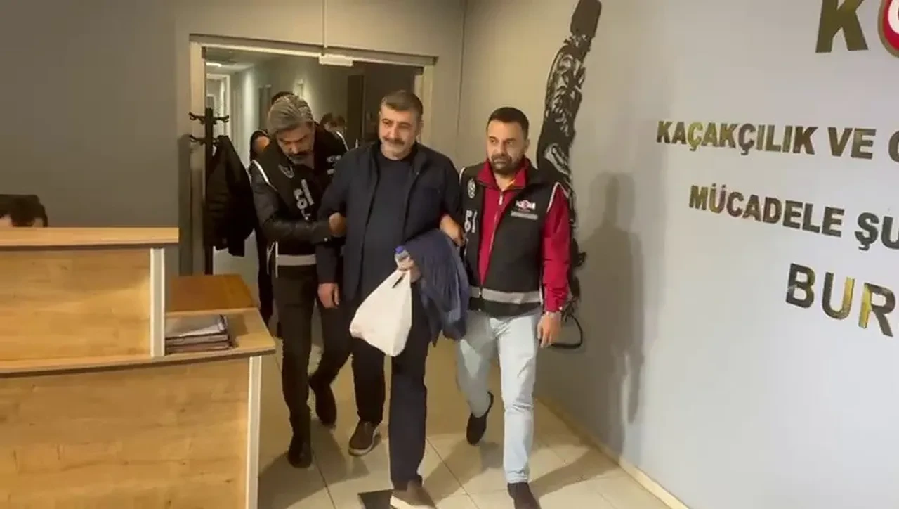 Bursa merkezli 11 ilde eş zamanlı "Change araç" baskını: 19 araç ve 4 motor bloğu ele geçirildi