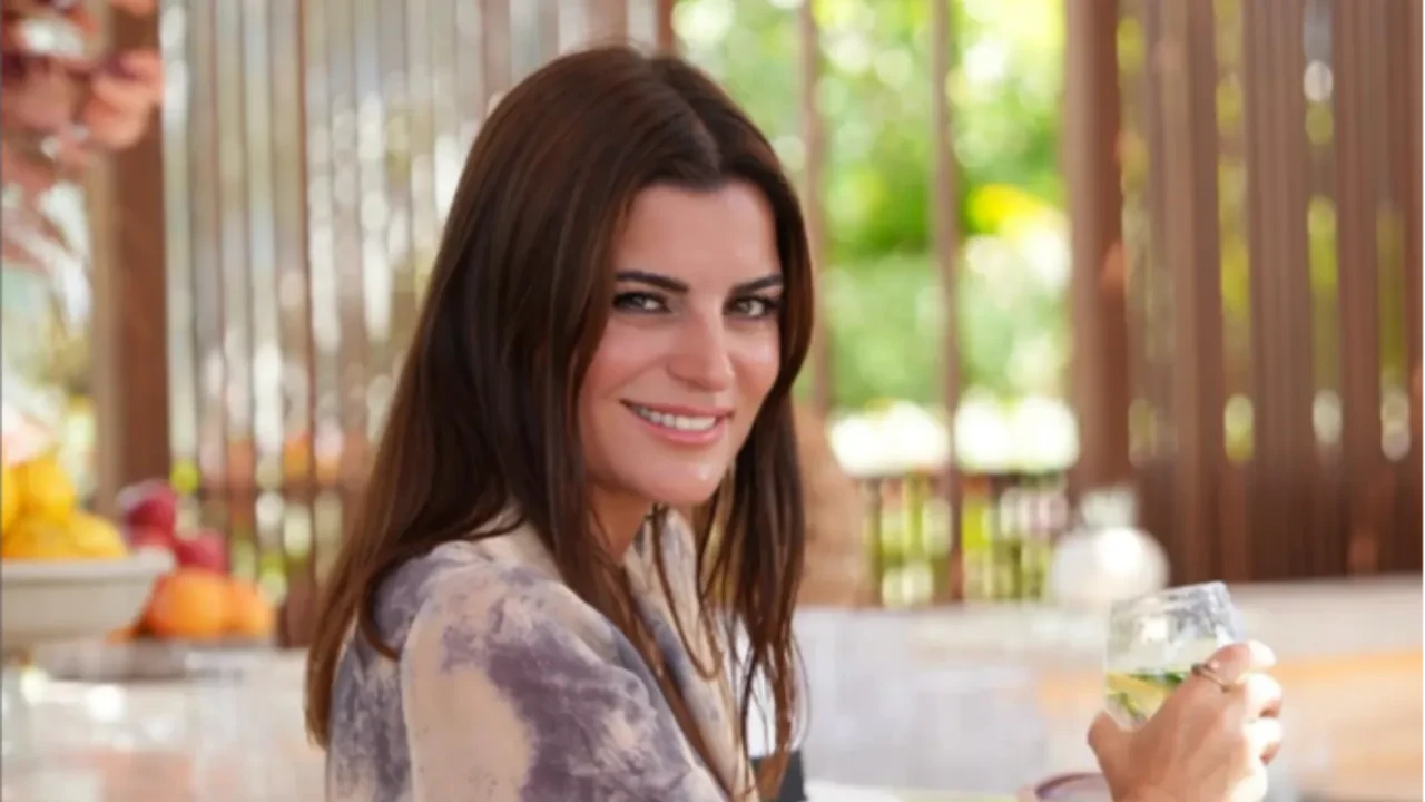 Ece Vahapoğlu kanser tedavisi gördüğünü açıkladı! 