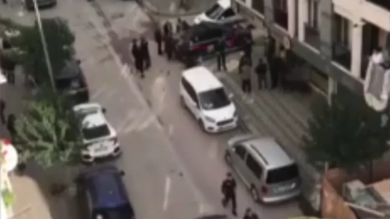 Zeytinburnu'nda dehşet anları! Sokak ortasında topuğuna sıktı