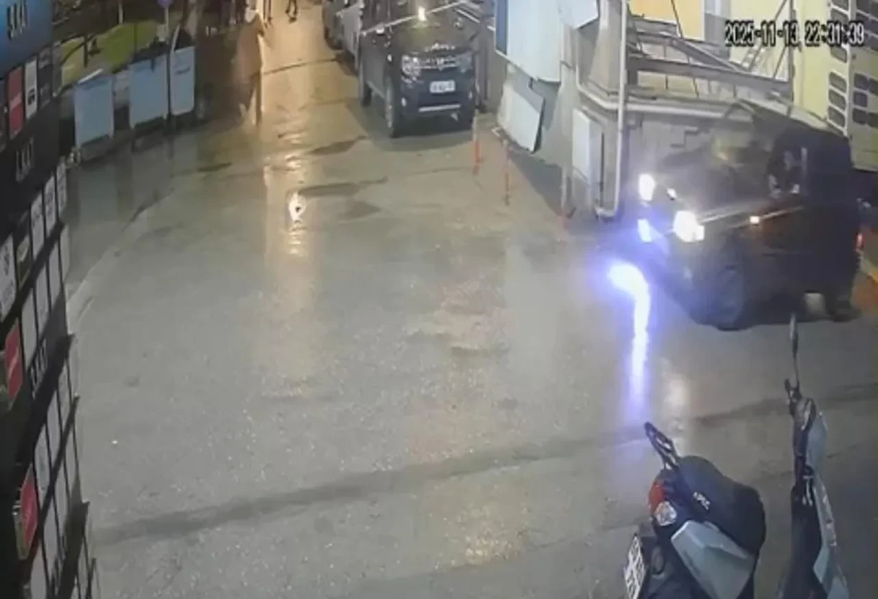 Kafede 'yan baktın' kavgası sokağa taştı! Genci, 17 yaşındaki çocuk öldürdü