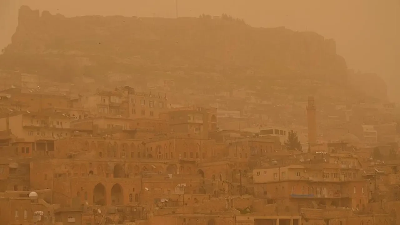 Meteoroloji uyardı: Toz fırtınası başlıyor, bu bölgeler dikkat!