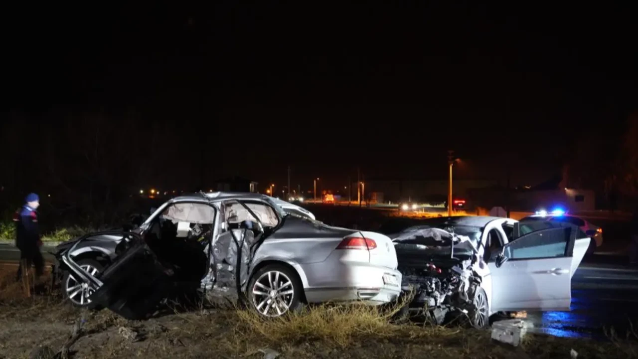 Niğde'de korkunç kaza: 3 ölü, 6 yaralı