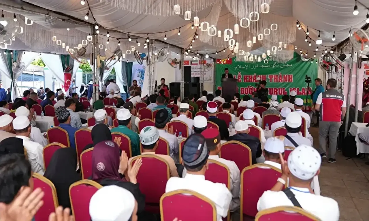 Sadakataşı Vietnam’da cami ve okul açılışı gerçekleştirdi