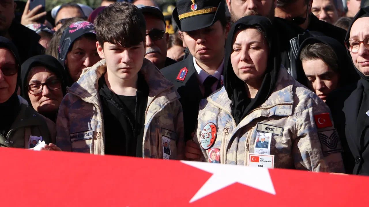 Şehide son bakış! Tekirdağ'da gözyaşları sel oldu