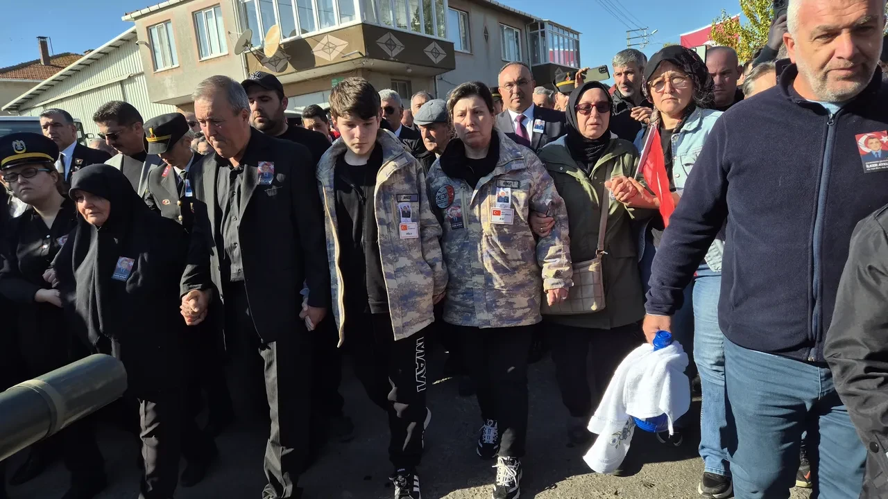 Şehide son bakış! Tekirdağ'da gözyaşları sel oldu