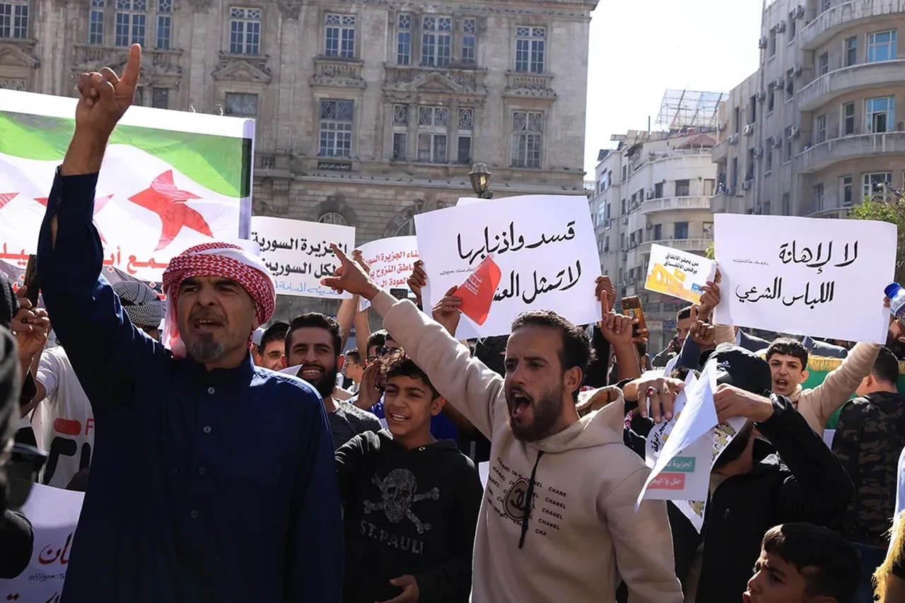 Suriyeliler PKK/YPG işgaline karşı ayakta