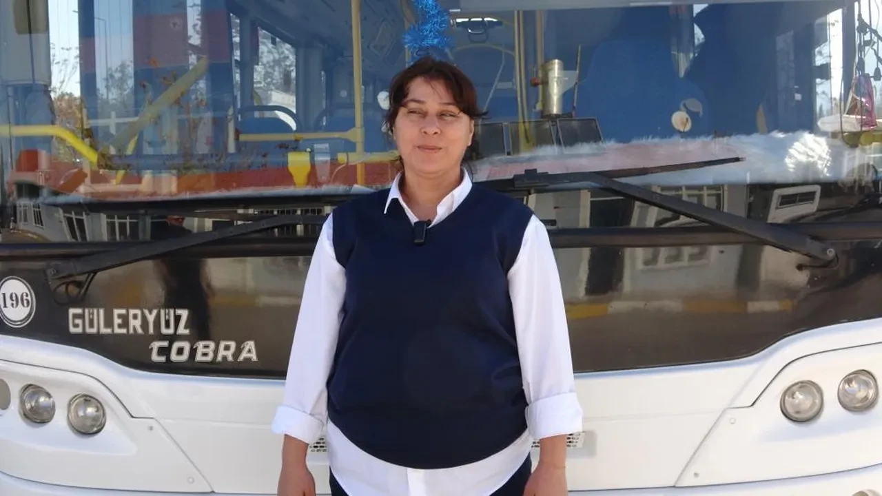 Trafik magandası, otobüs şoförü kadına dehşeti yaşattı! O anlar saniye saniye kameralara yansıdı