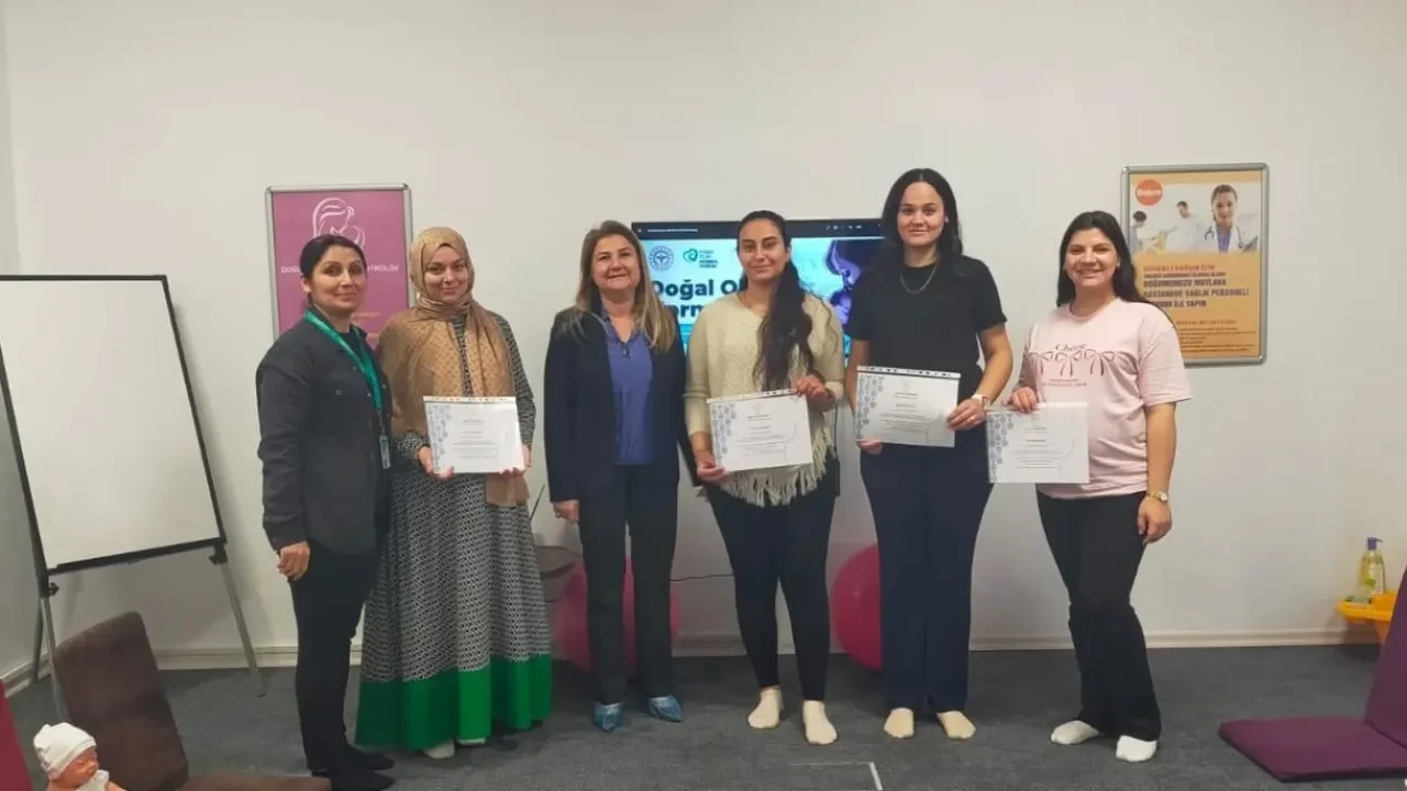 Anne adayları hem doğuma hem de bebek bakımına hazırlanıyor