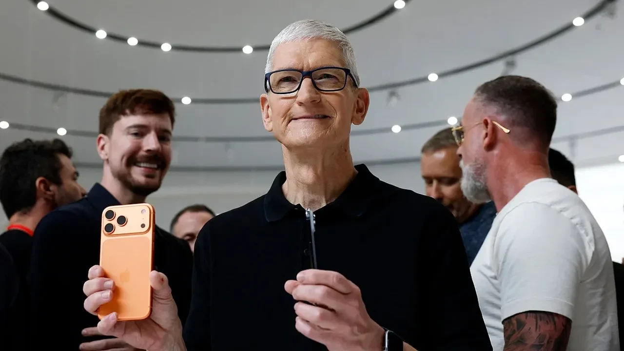 Apple CEO'su Tim Cook görevi bırakabilir: Yerine gelecek isim belli oldu