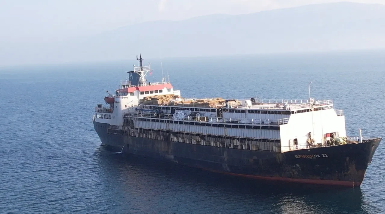 Cesetlerden sızan sıvılar yayılıyor! Bandırma açıklarında 24 gün süren kabus