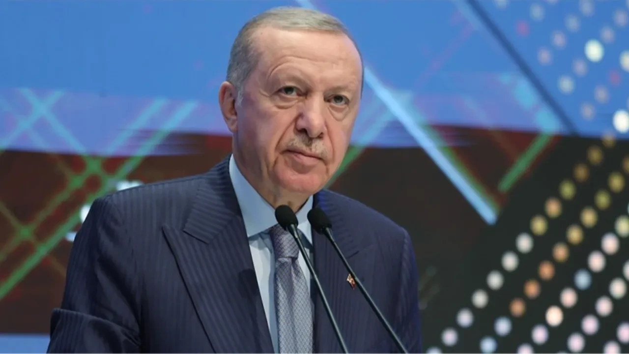 Cumhurbaşkanı Erdoğan'dan önemli açıklamalar! 350 bininci deprem konutu teslim ediliyor