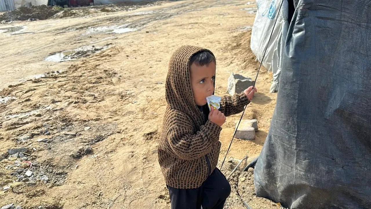 Gazze'de etkili olan şiddetli yağış, mevcut insani krizi daha da derinleştiriyor
