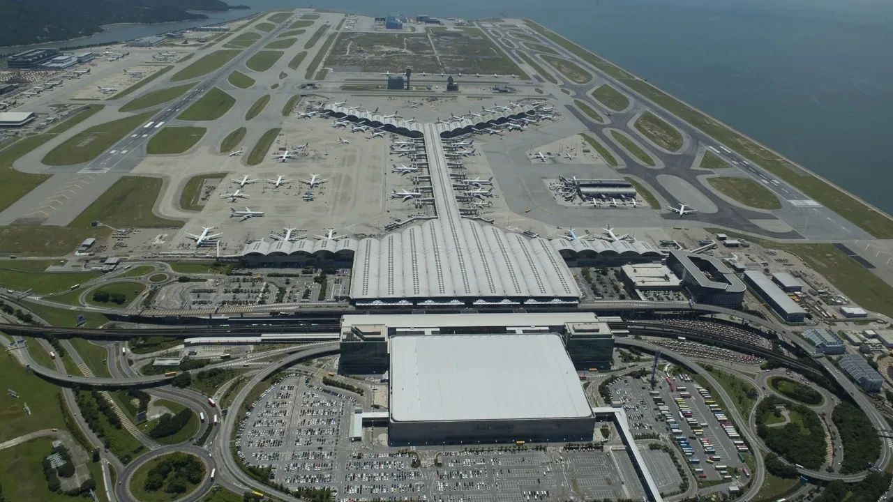 Havalimanı inşaatında bomba paniği! Yüzlerce kişi tahliye edildi