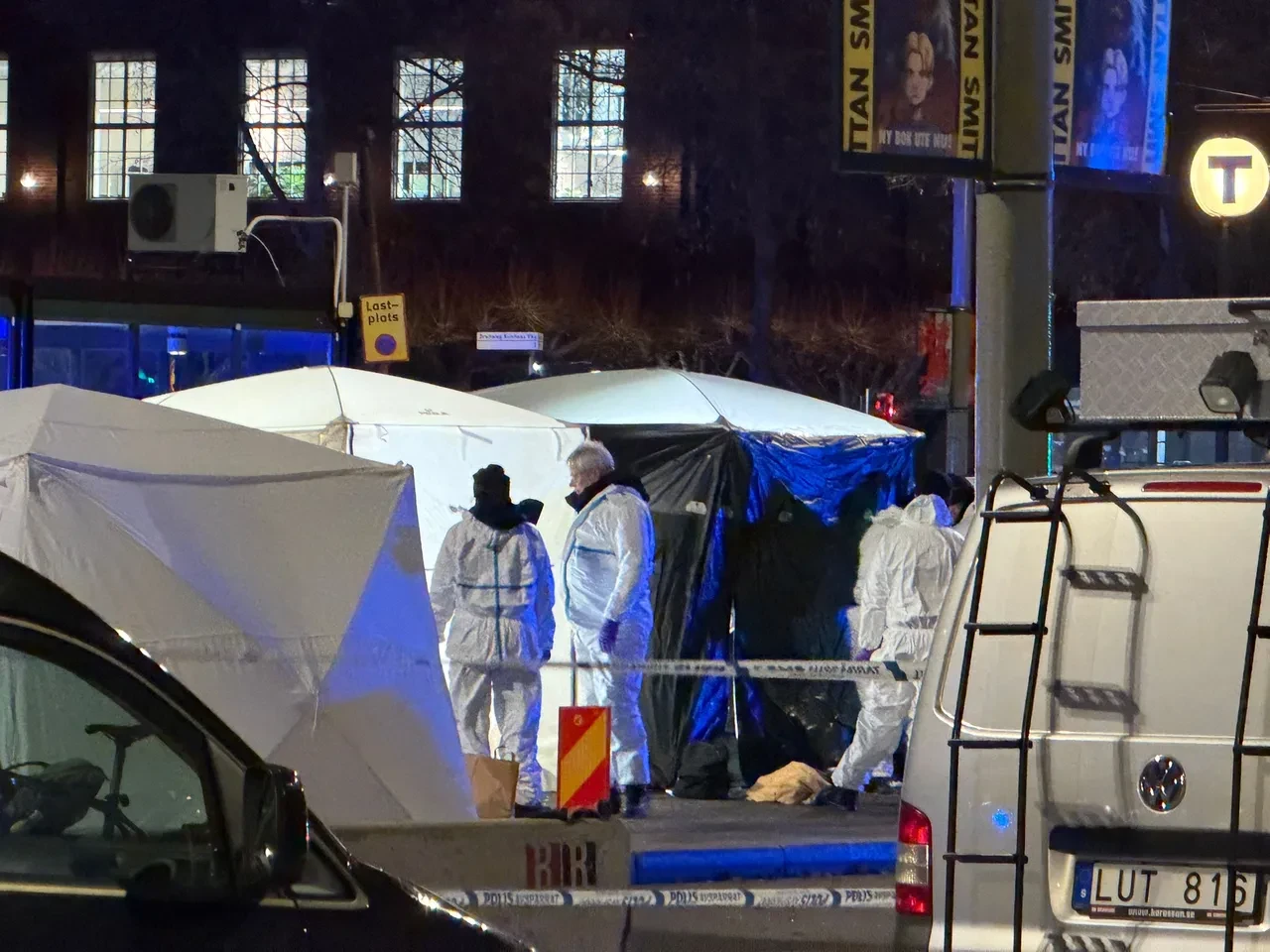 İsveç'te çift katlı otobüs durağa daldı: Ölü ve yaralılar var