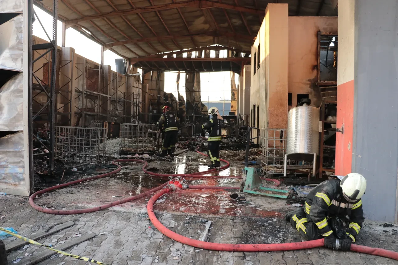 Kocaeli'deki yangın faciasında ölü sayısı 7'ye yükseldi