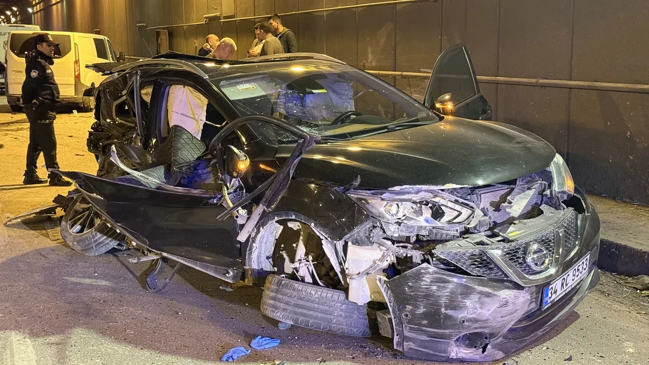 Kontrolden çıkan cip, araçla çarpıştı: 2 ölü, 1 yaralı