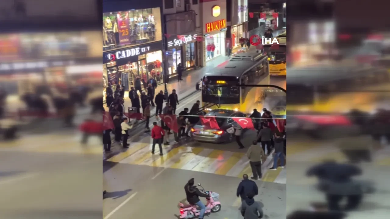 Önce kaldırıma çıkıp 3 kişiyi yaraladı ardından ters yola girip 5 araca çarptı: Alkollü sürücü böyle linç edildi