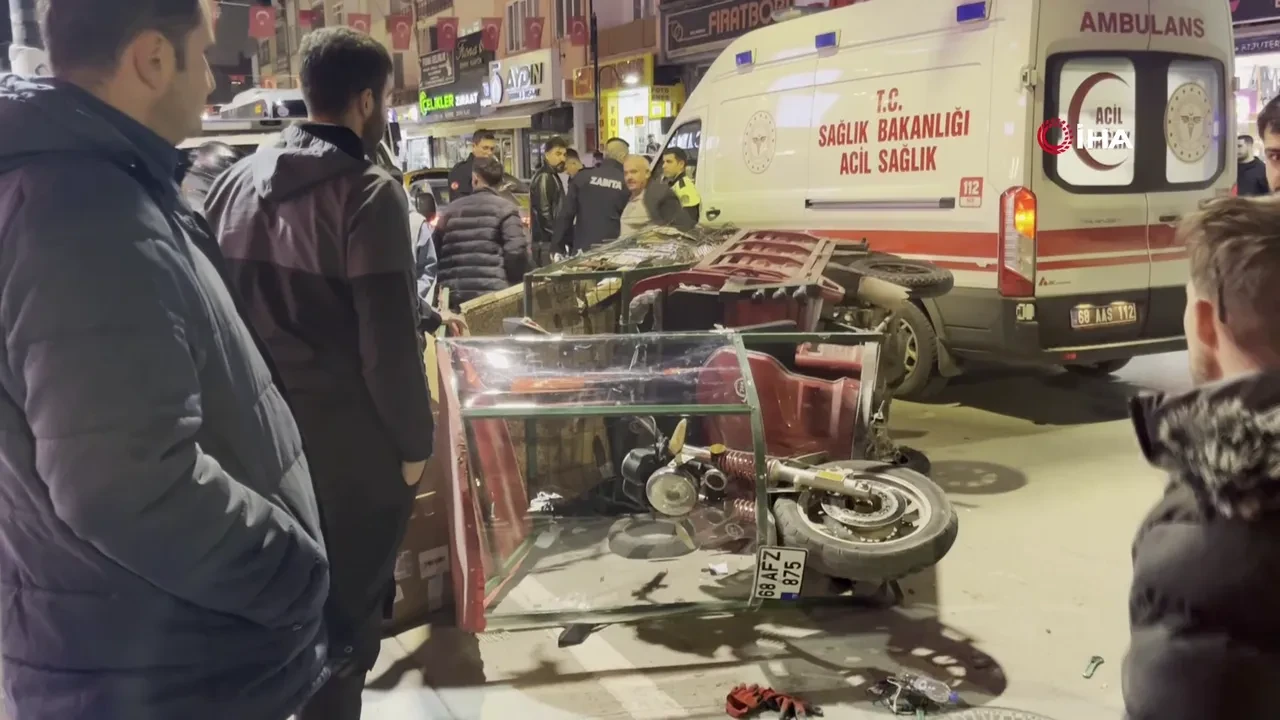 Önce kaldırıma çıkıp 3 kişiyi yaraladı ardından ters yola girip 5 araca çarptı: Alkollü sürücü böyle linç edildi