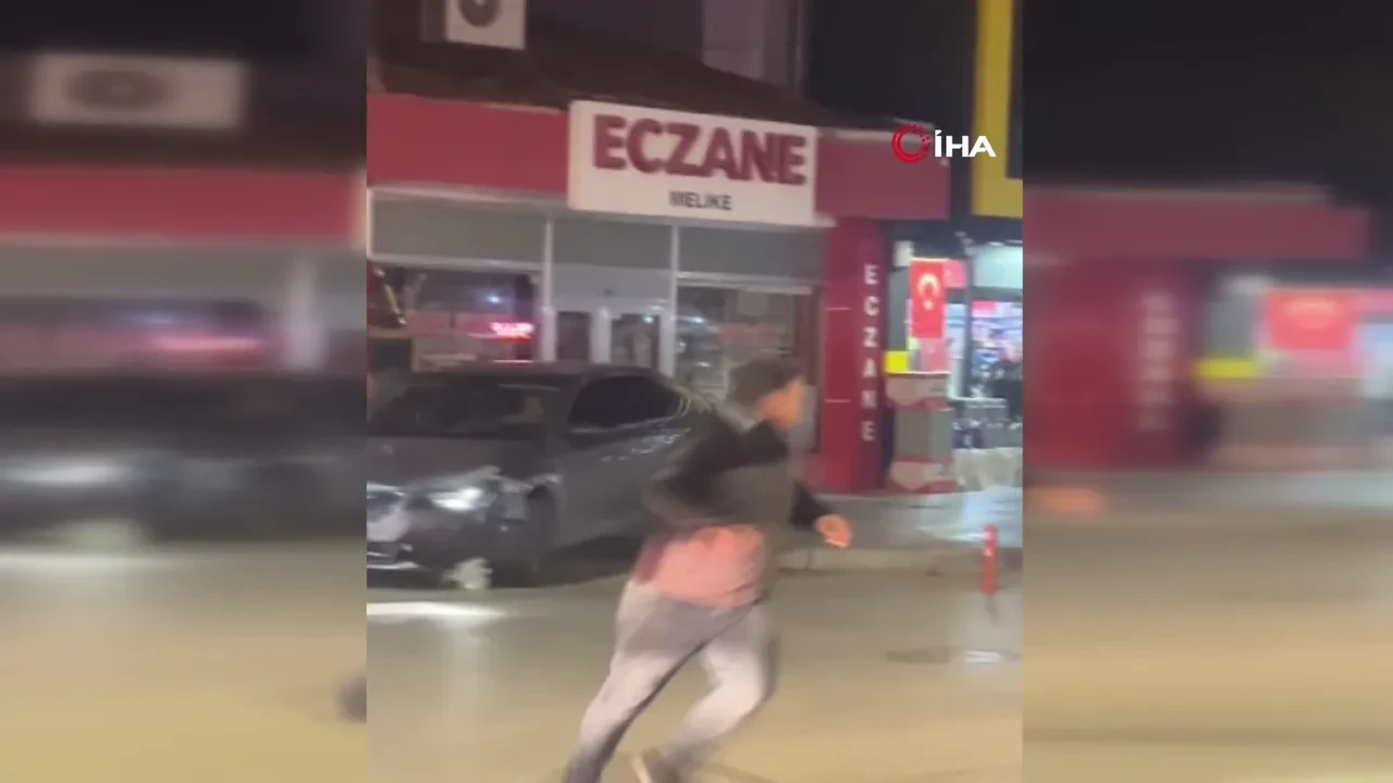 Önce kaldırıma çıkıp 3 kişiyi yaraladı ardından ters yola girip 5 araca çarptı: Alkollü sürücü böyle linç edildi