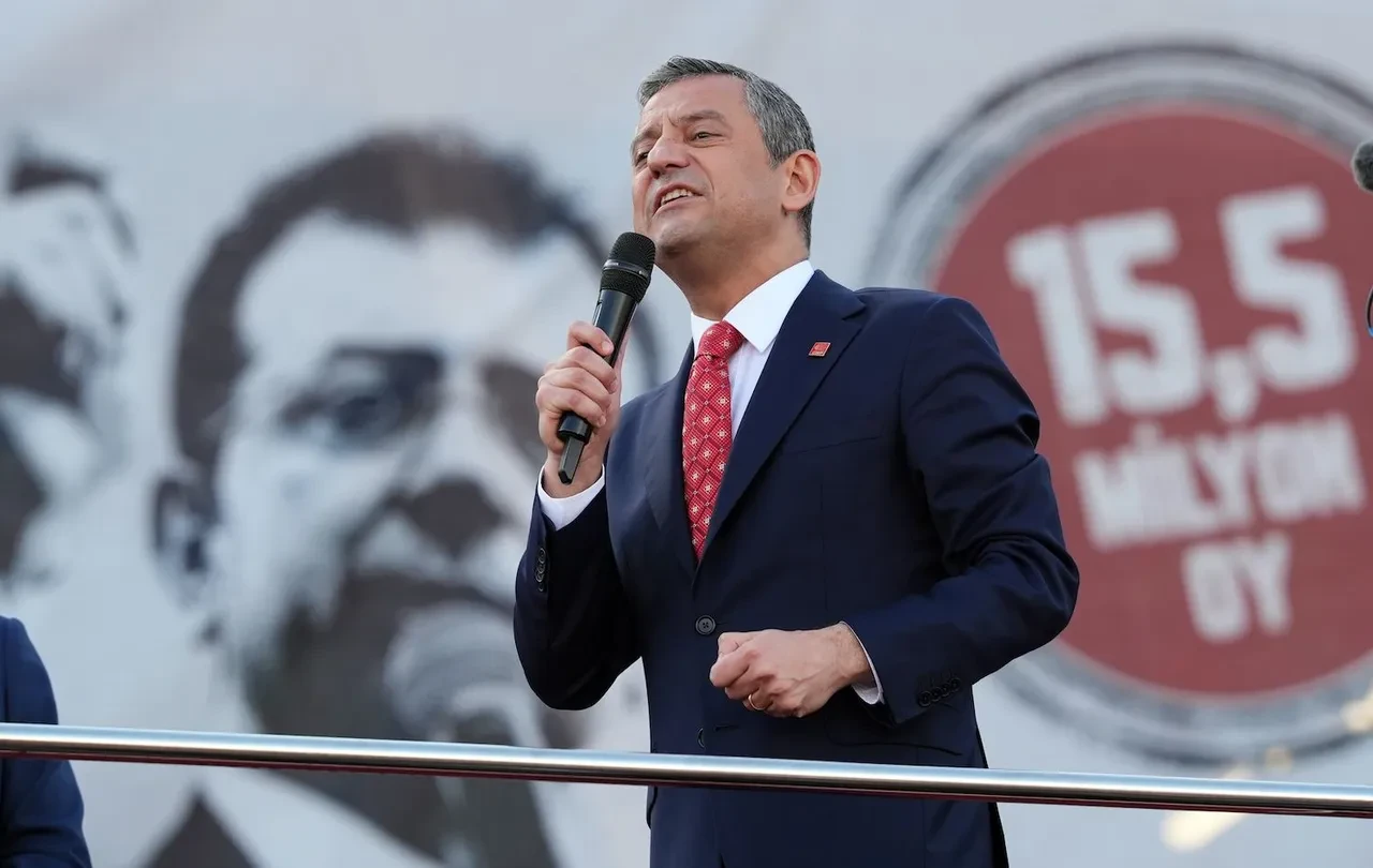 Özgür Özel Cumhurbaşkanı adaylığını ilan etti! Fatih Atik'ten gündemi sarsacak ifadeler: Ekrem İmamoğlu ve Mansur Yavaş'tan vazgeçti