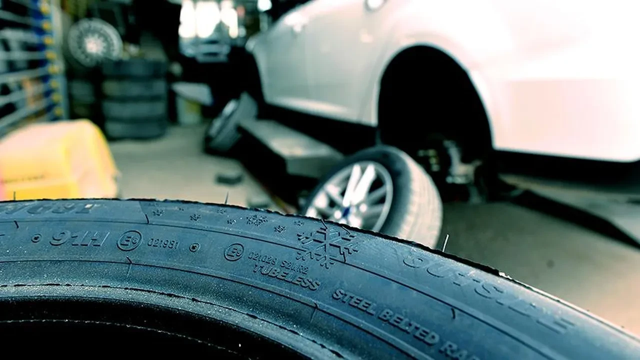 Zorunlu kış lastiği uygulaması başladı! 5 bin 856 TL cezası var