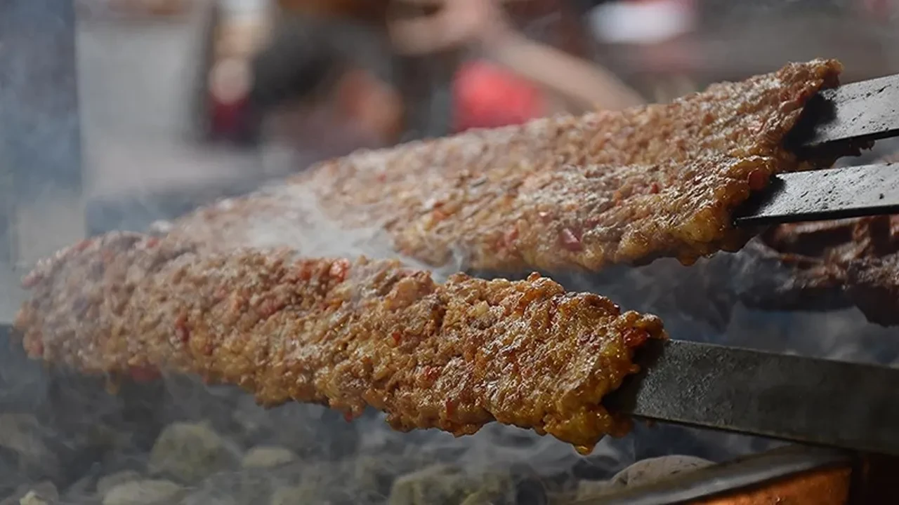 Adanalıları kızdıran liste! Adana kebabının 3. sırada olmasına ateş püskürdüler: "Bu lobi işi her yerde var"