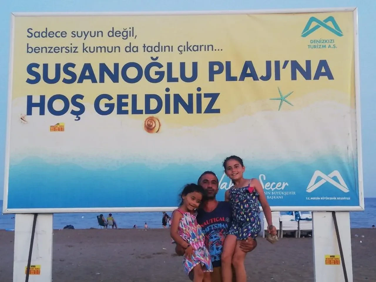 Ayakkabı boyacısının havuza atladığı görüntüler viral oldu açıklama geldi: Her yıl tatile giderim