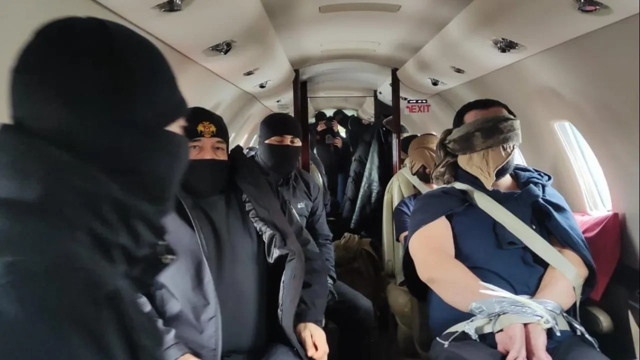 Bakan Yerlikaya duyurdu! Kırmızı bültenle aranan 7 suçlu Türkiye'ye getirildi