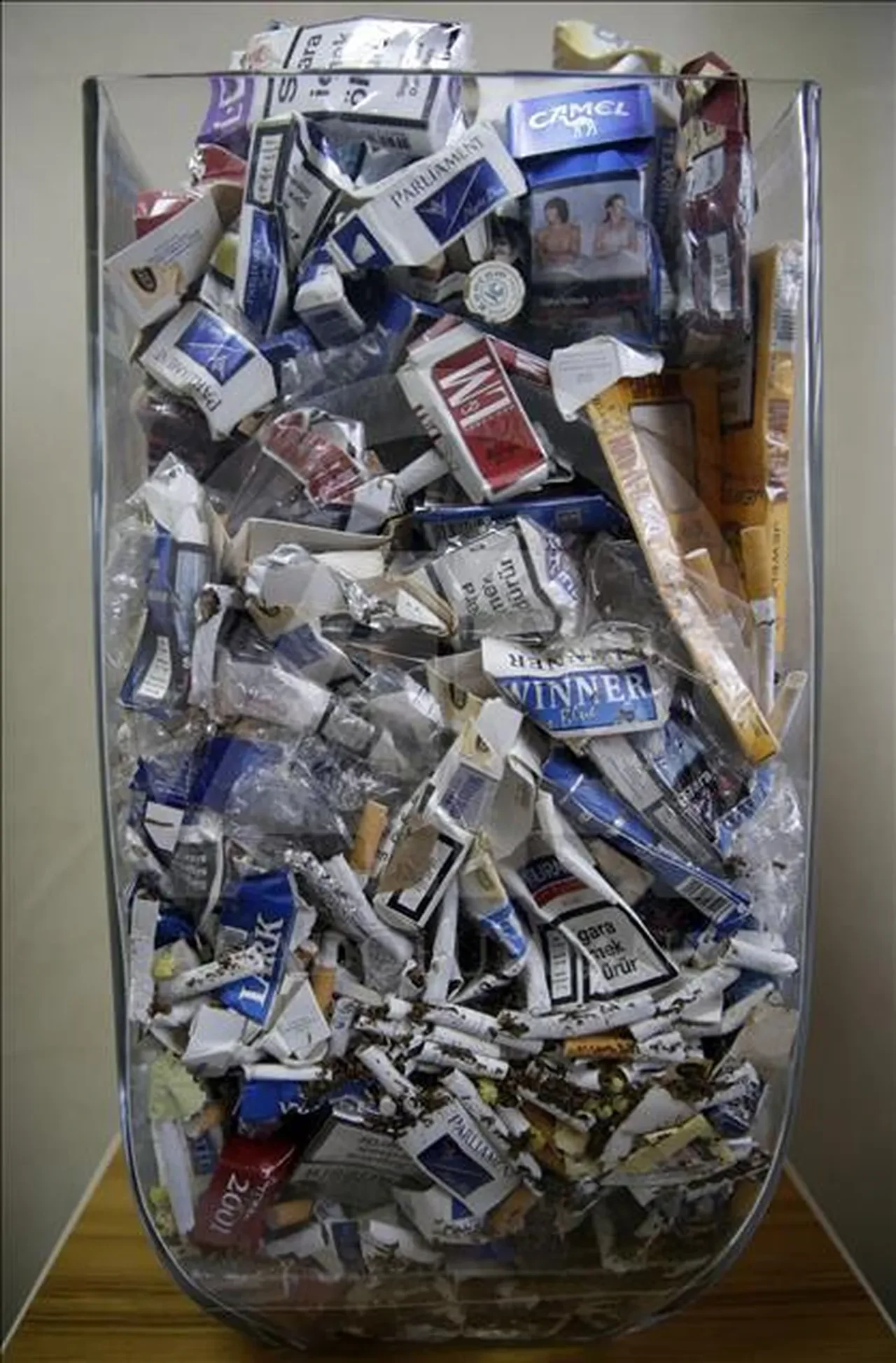 Berlin’de yere sigara izmariti atan yandı! Cezası 25 kat arttı!