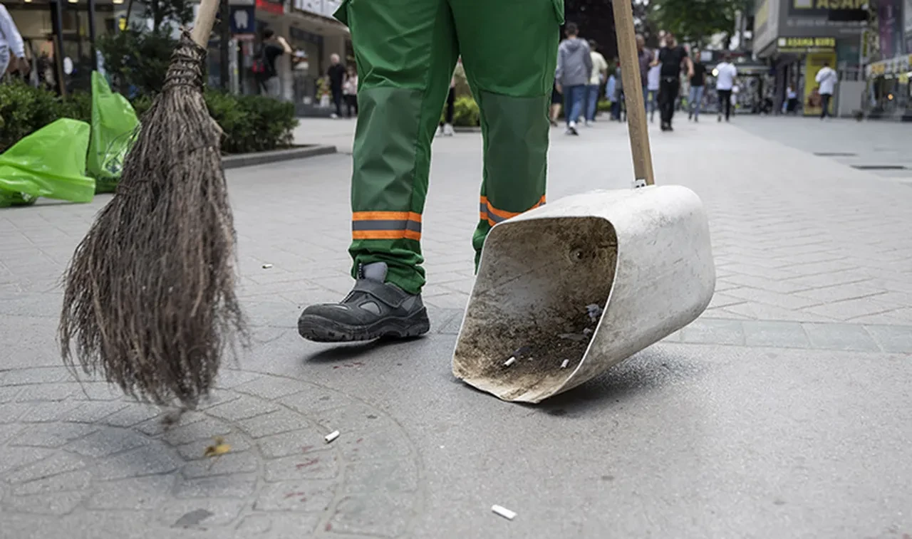 Berlin’de yere sigara izmariti atan yandı! Cezası 25 kat arttı!