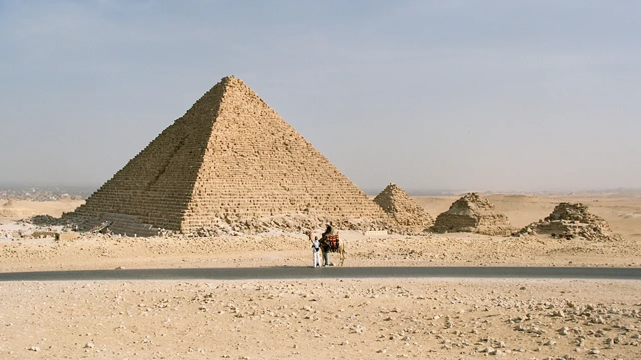 Bilim insanlarından kritik keşif! Mikerinos Piramidi'nde gizli boşluklar bulundu