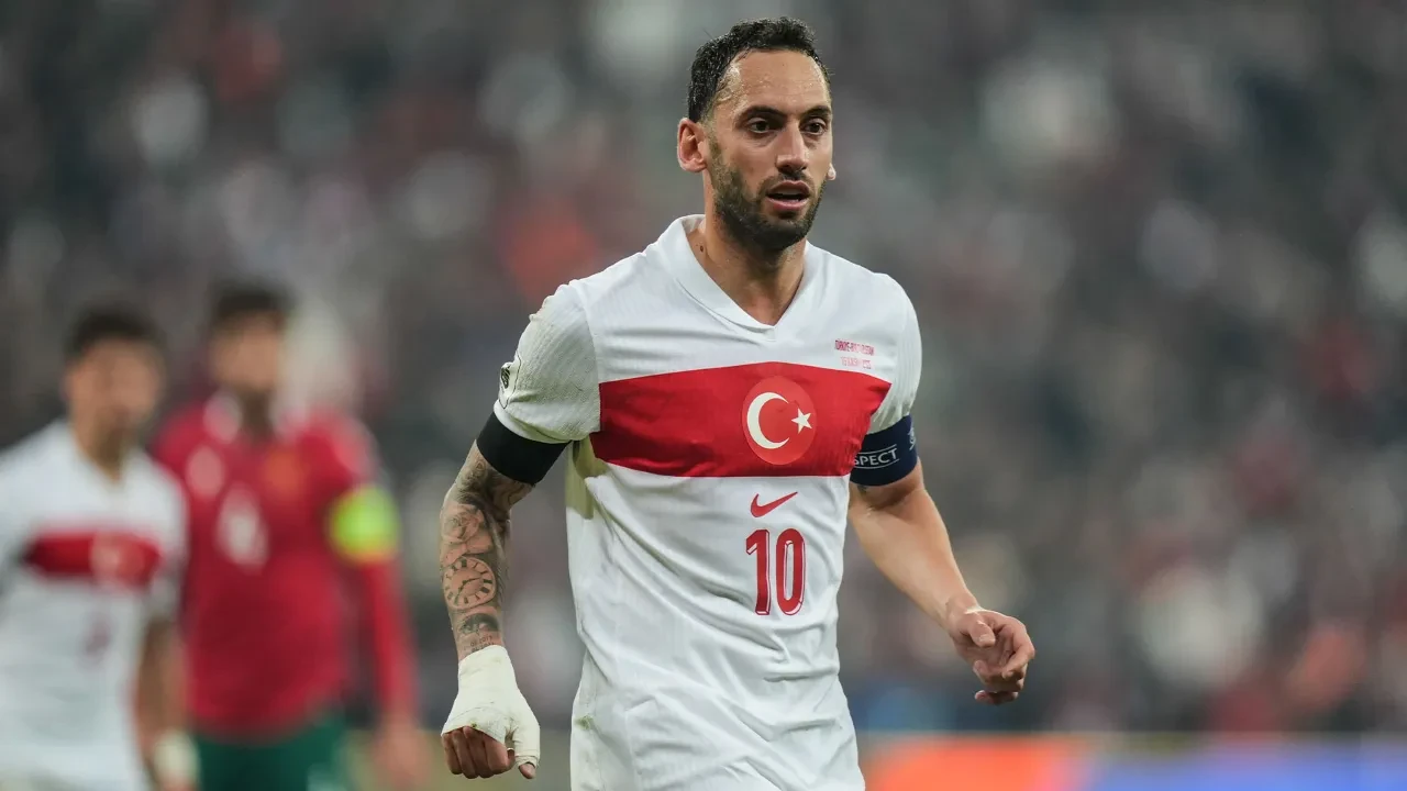 Hakan Çalhanoğlu aday kadrodan çıkarıldı! TFF sebebini açıkladı