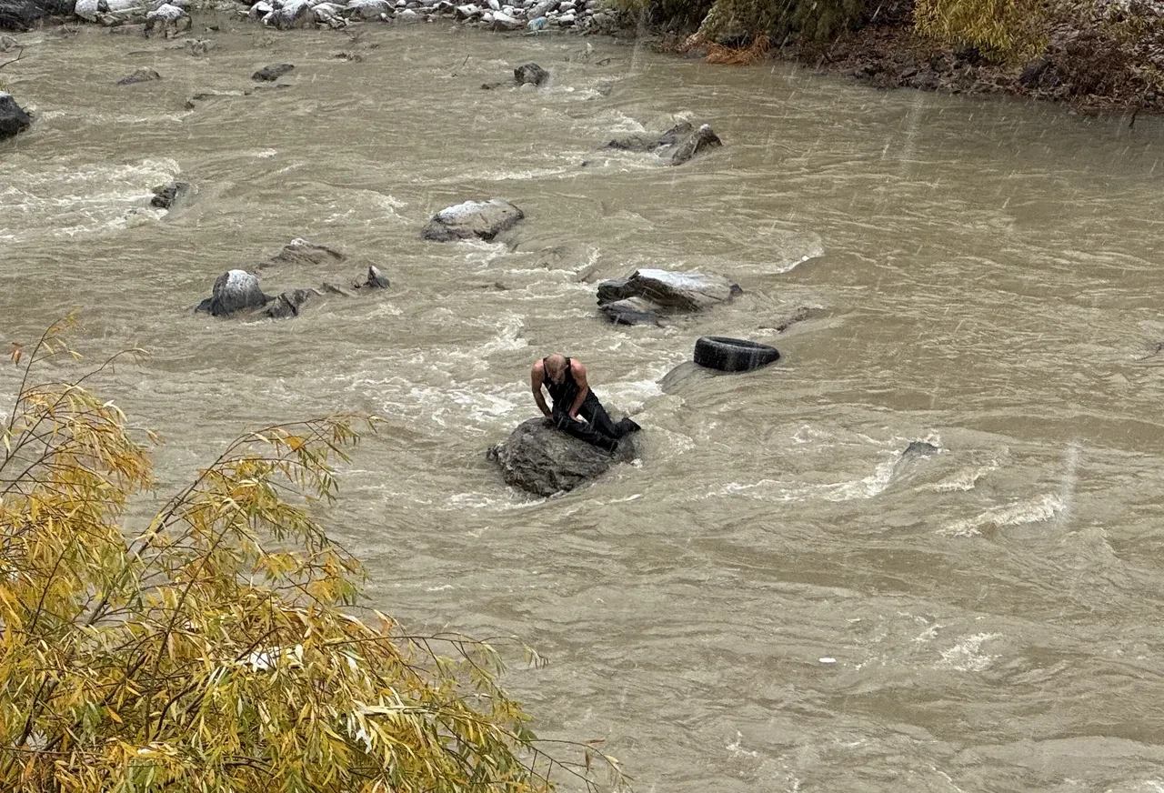 Hakkari’de işçi kamyoneti Zap Suyu’na uçtu: Ölü ve yaralılar var!