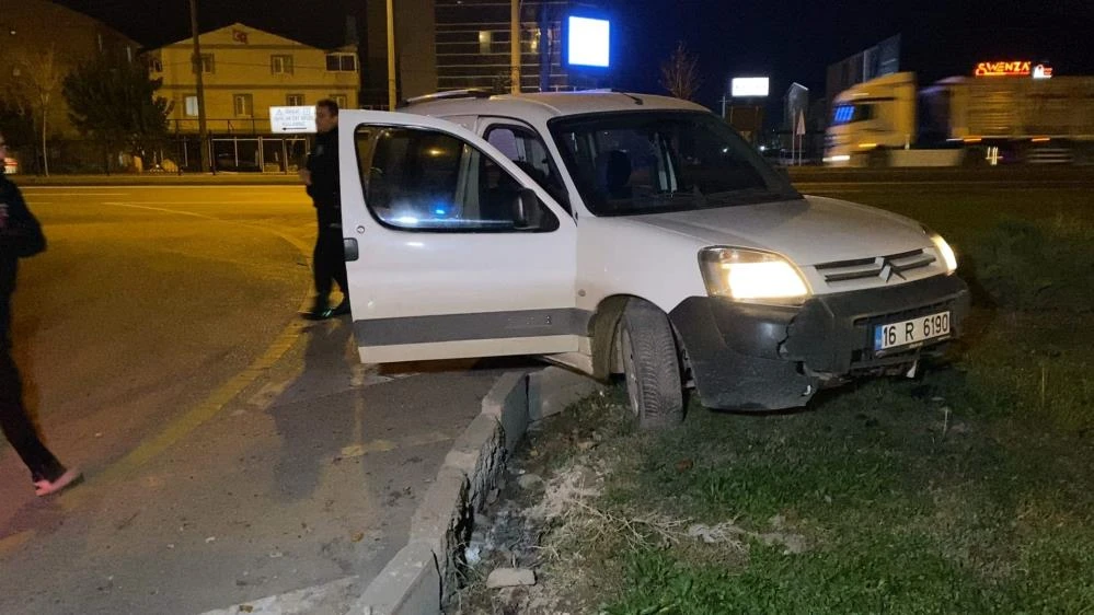 Bursa'da polisten kaçan ehliyetsiz sürücü kaza yapınca yakalandı
