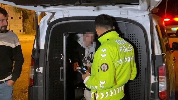 Bursa'da polisten kaçan ehliyetsiz sürücü kaza yapınca yakalandı