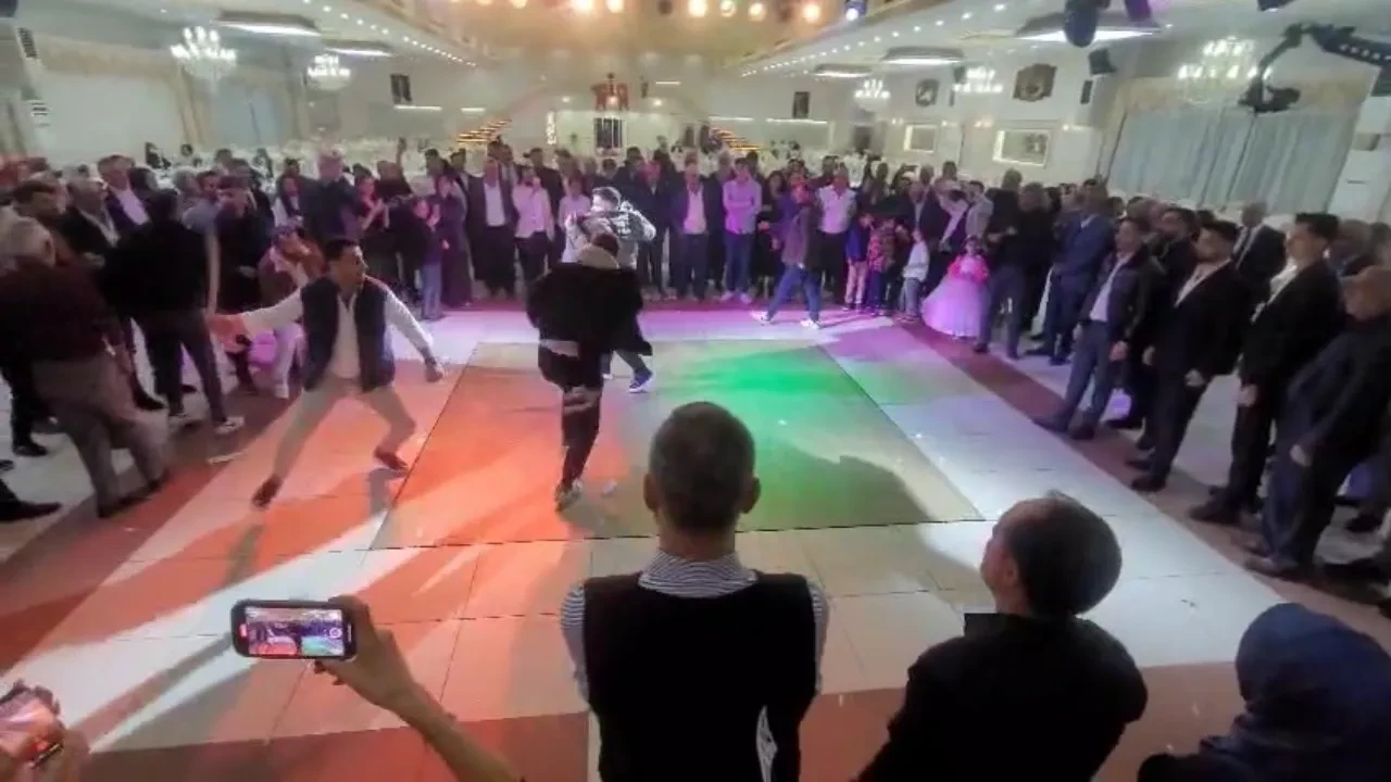 İşkence değil düğün! Halatlarla birbirlerine acımadan vurdular