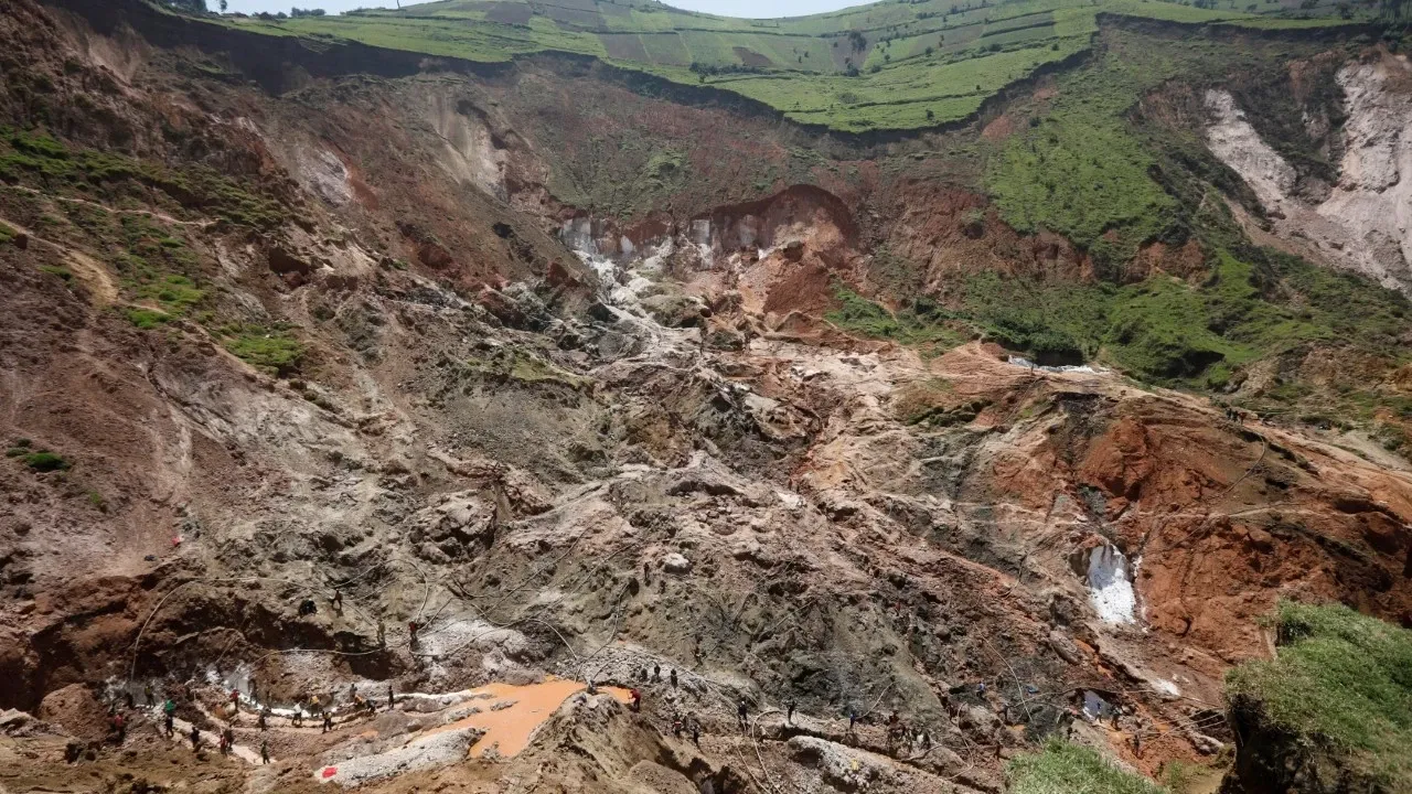 Kongo Demokratik Cumhuriyeti'nde bakır madeninde göçük: Çok sayıda ölü var!