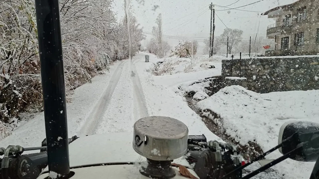 Sıcaklıklar düştü, her yer beyaza büründü! Adana'ya bile kar yağdı