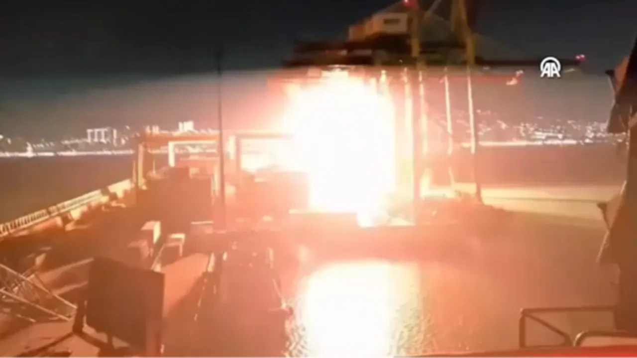 Ukrayna İHA'larla Rusya'ya böyle saldırdı: Gemiler, rafineriler hedefteydi