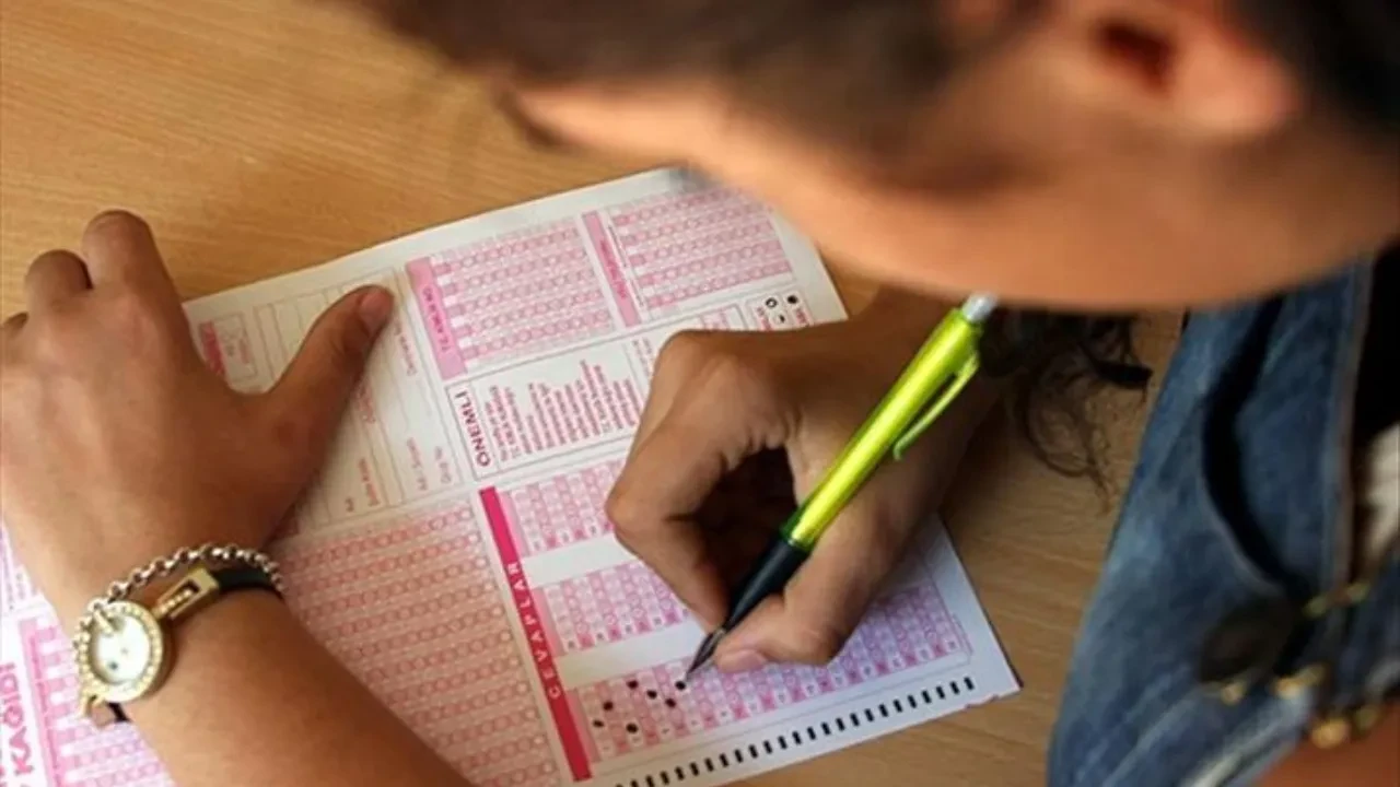 YDS saat kaçta bitecek, ne kadar sürüyor? YDS kaç dakika olduğu gündemde