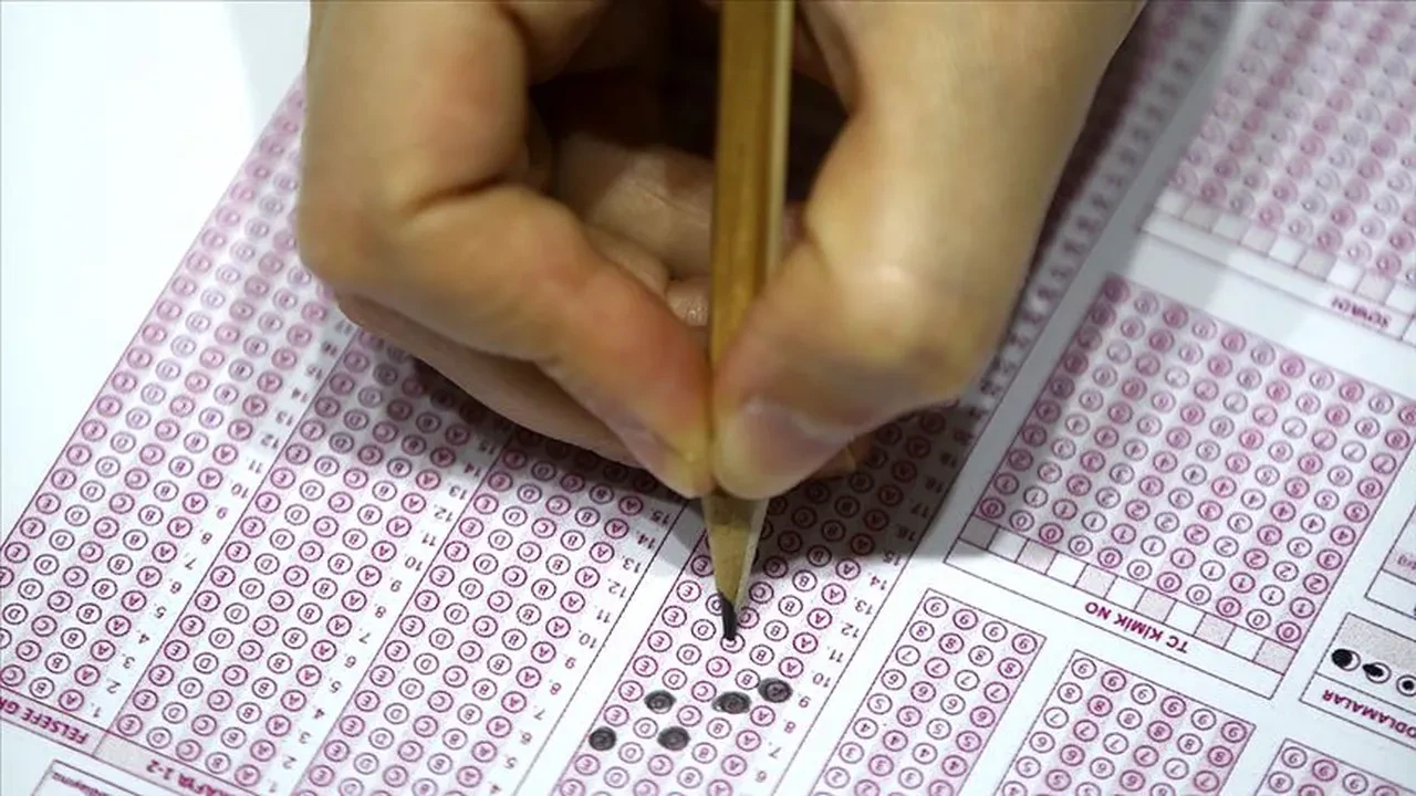 YDS saat kaçta bitecek, ne kadar sürüyor? YDS kaç dakika olduğu gündemde