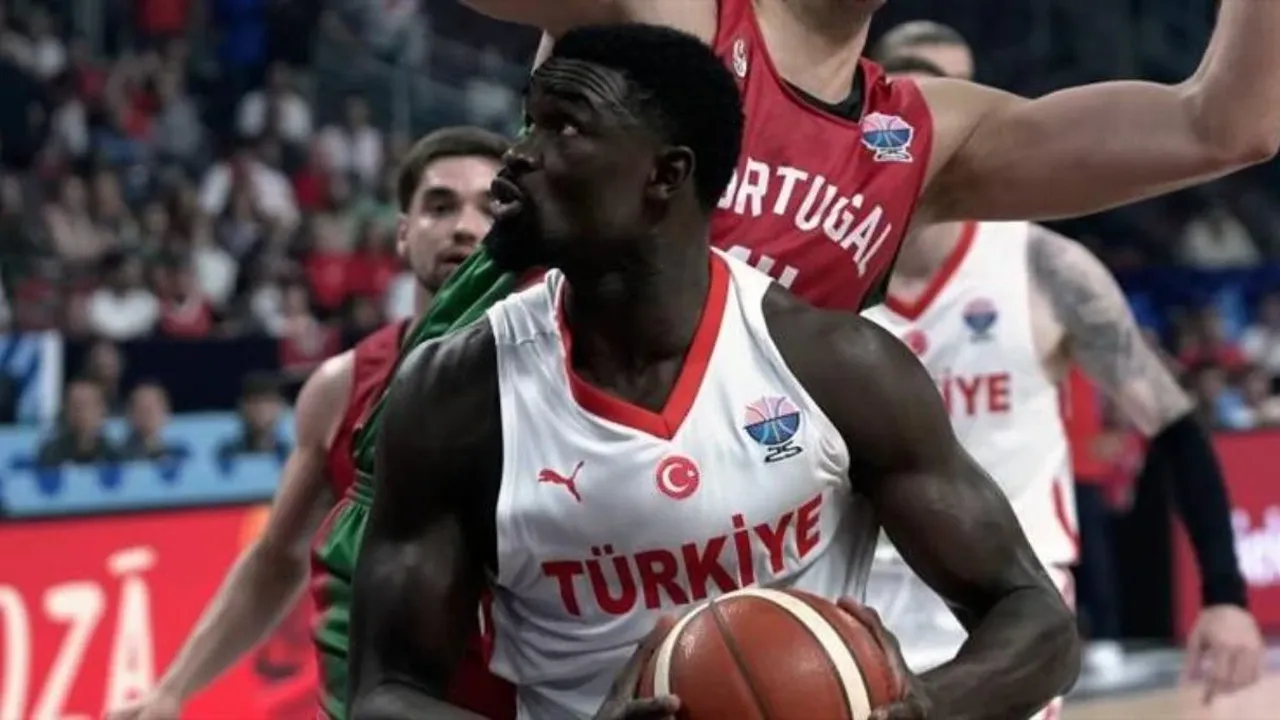 Adem Bona milli takımda neden yok? A Milli Baksetbol Takımı Dünya Kupası Elemeleri aday kadrosunda yer almadı