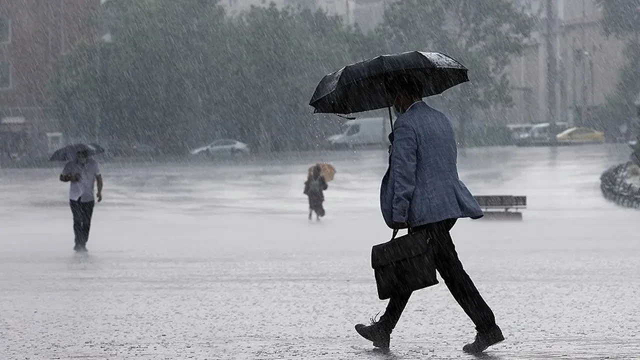 AKOM sağanak yağış için tarih verdi! İstanbul'u kara bulutlar kaplayacak