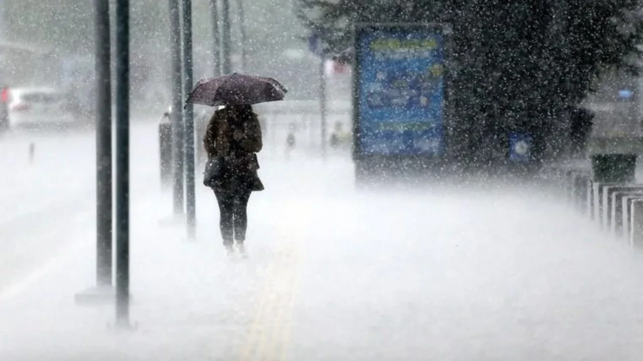 AKOM sağanak yağış için tarih verdi! İstanbul'u kara bulutlar kaplayacak