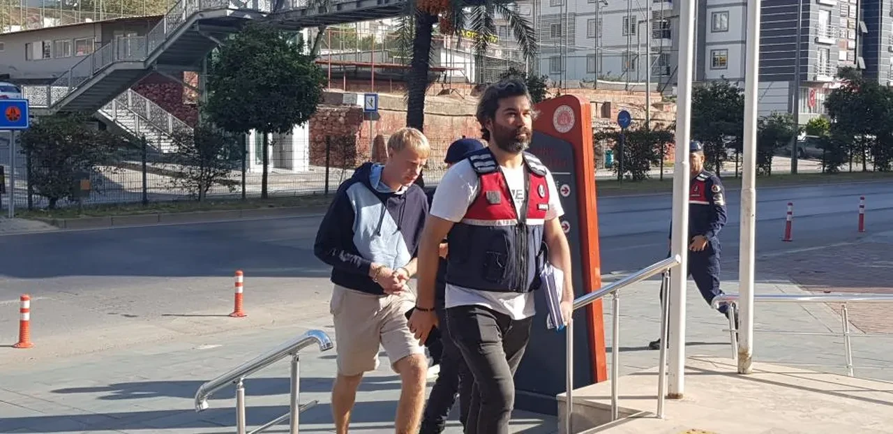 Antalya'da akıllara durgunluk veren olay! 35 bin eurosunu çalan gaspçıları ezerek öldüren Ukraynalı turistin cezası belli oldu!