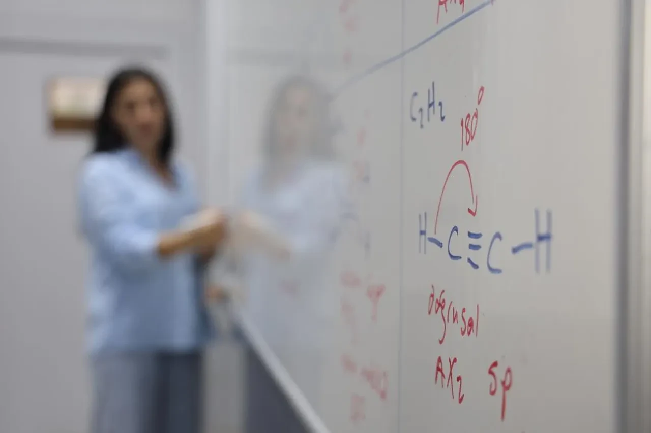 Ara tatil bitti, okullar yeniden açıldı: Milyonlarca öğrenci ders başı yaptı